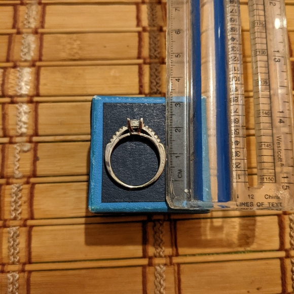 Ring - Picture 2 of 2